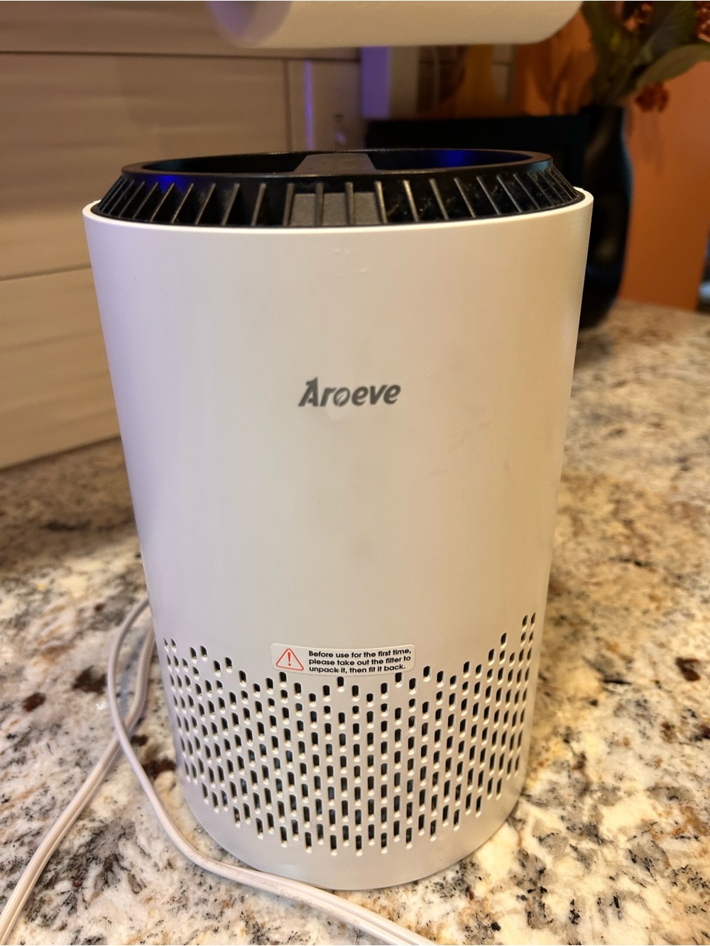 Small air purifier